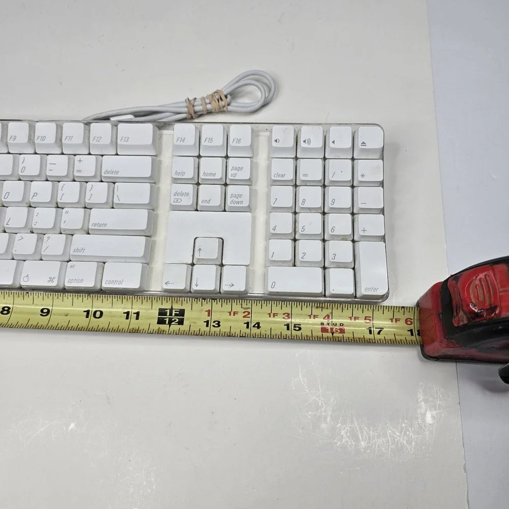 ⌨ Apple A1048 USB Wired Keyboard White Full Size Ergonomic Mac OS X Compatible